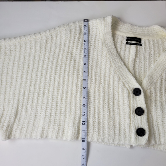 Urban Outfitters White Cropped Knit Cardigan - Picture 11 of 13